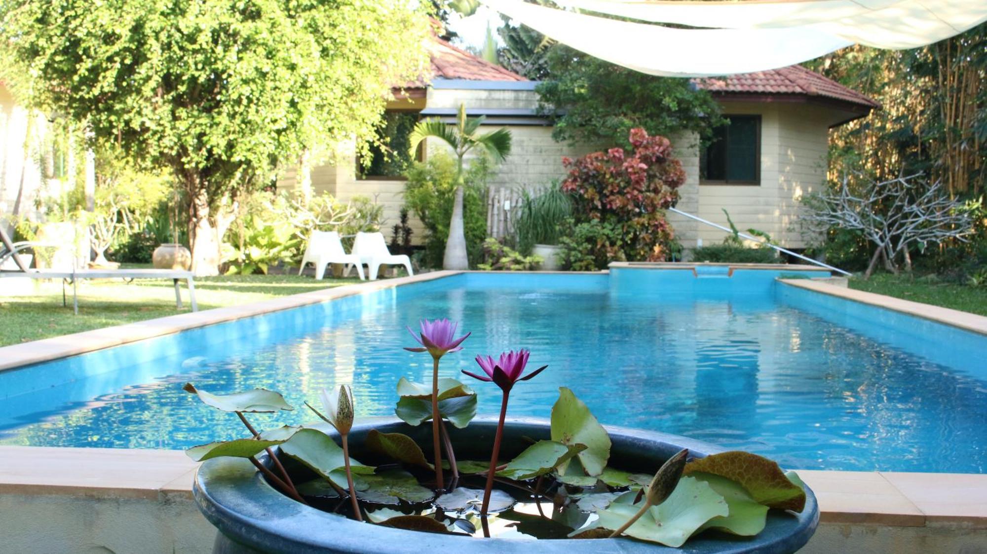 Navari Homestay Rayong Esterno foto