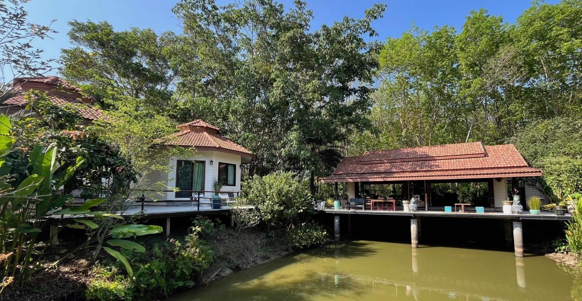 Navari Homestay Rayong Esterno foto