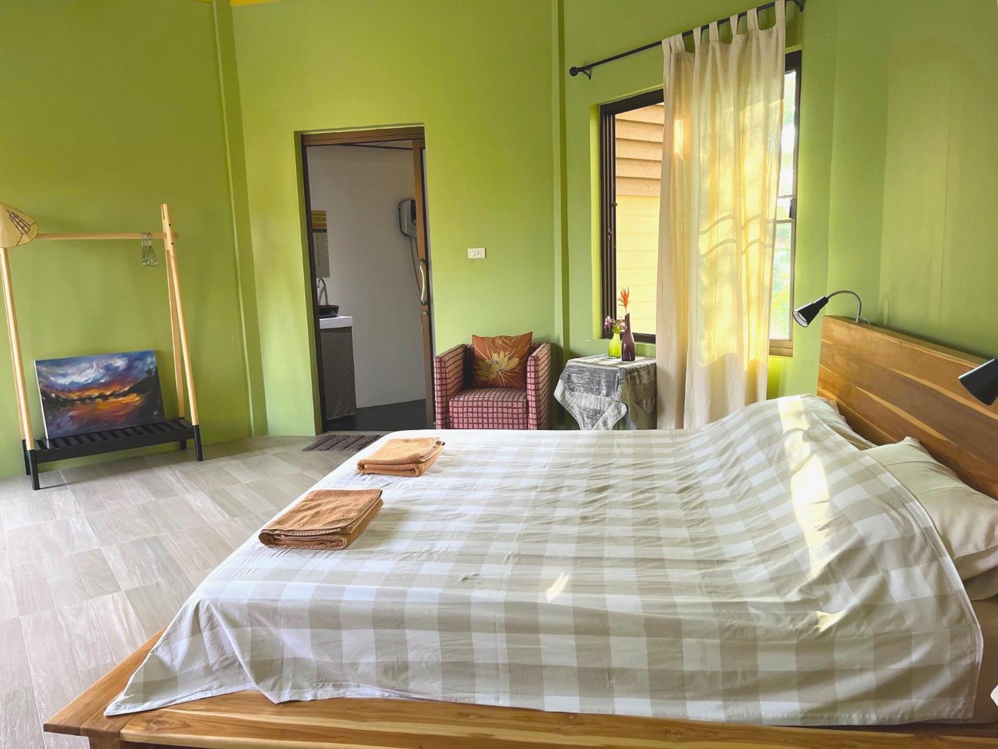 Navari Homestay Rayong Esterno foto