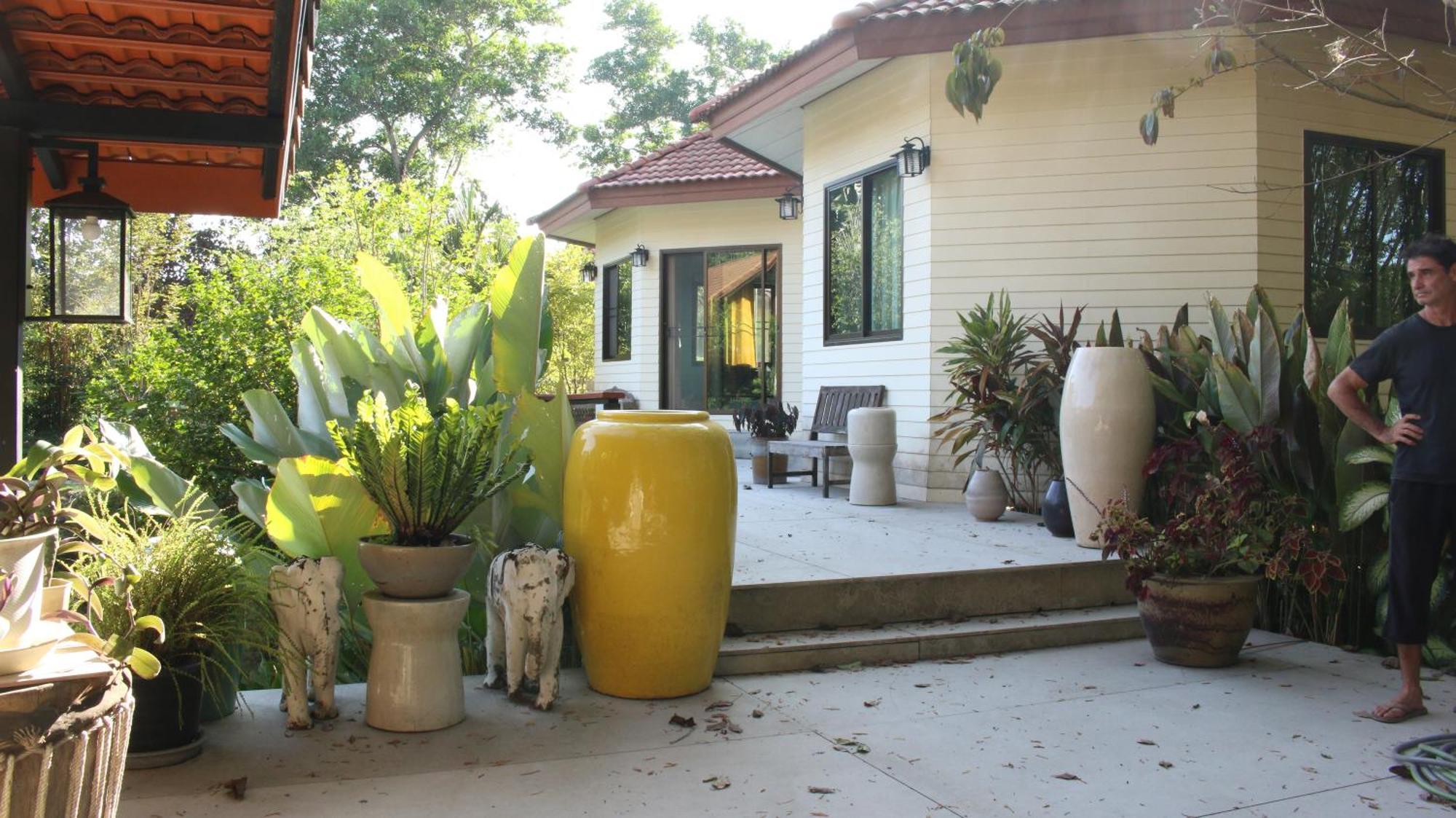 Navari Homestay Rayong Esterno foto