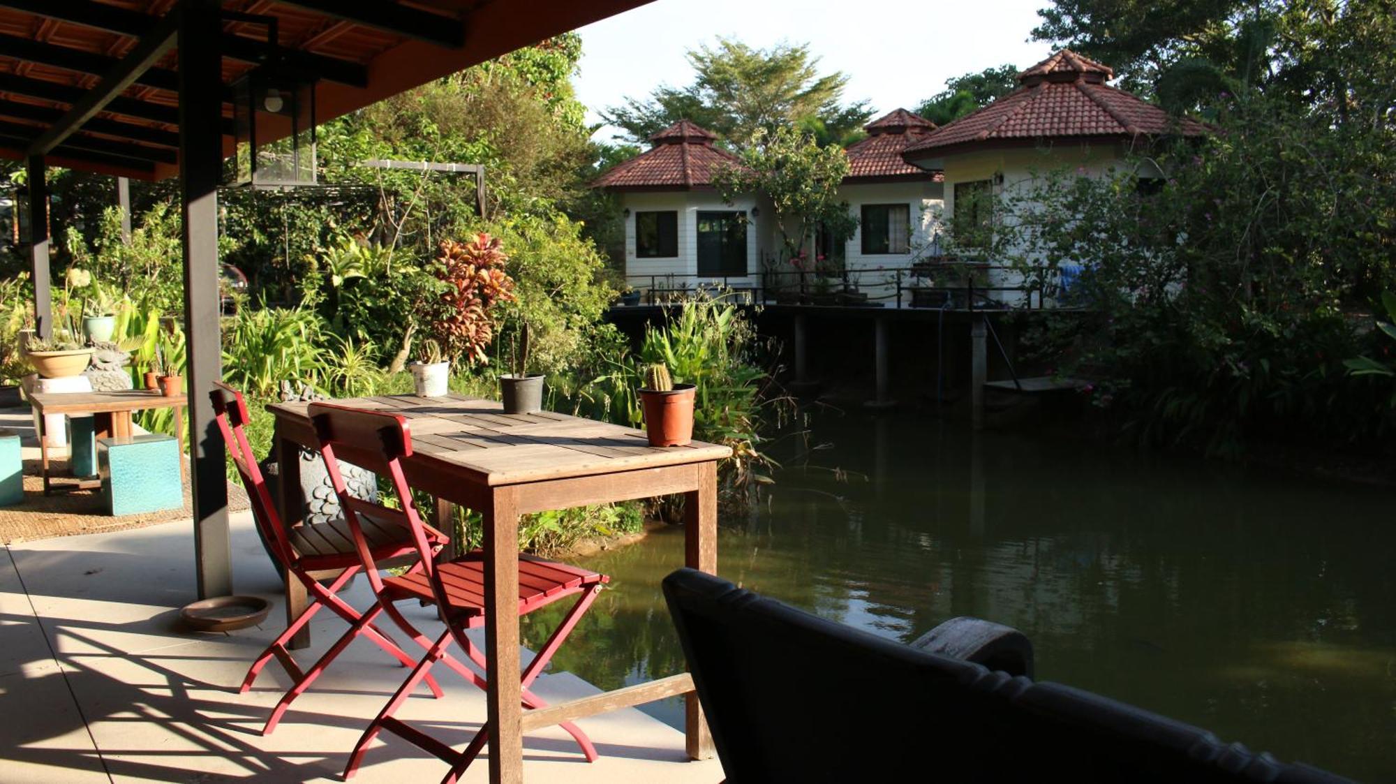 Navari Homestay Rayong Esterno foto